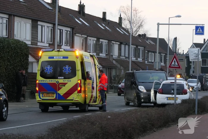 Gewonde bij ongeval tussen personenauto en bestelbus