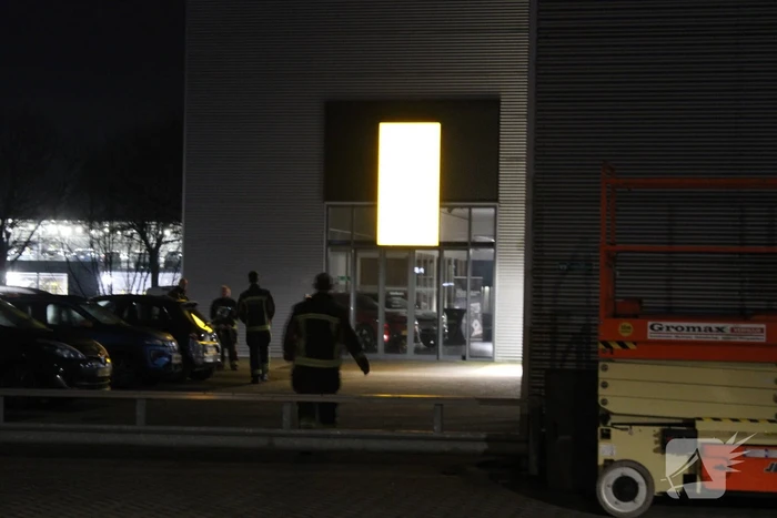Brandweer groots ingezet voor mogelijke winkelbrand