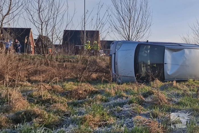 18-jarige crasht met auto