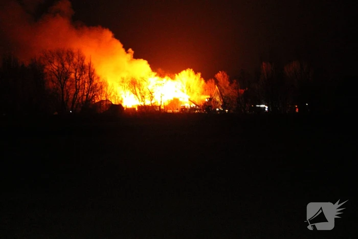 Boerderij en schuur verwoest door brand