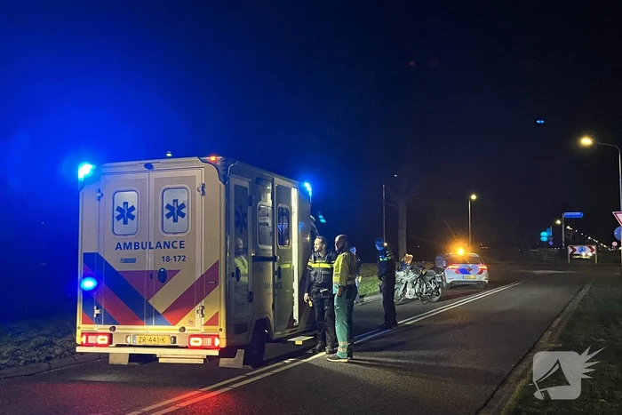 Twee personen ten val met motor