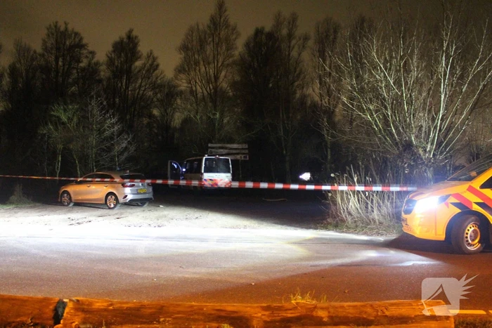 Twee gewonden en drie aanhoudingen na mogelijke ontvoering, politie lost schoten