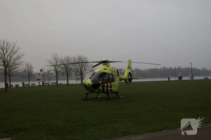 Traumahelikopter ingezet voor persoon te water