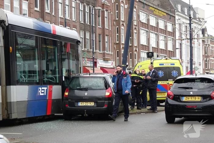 Veel schade bij ongeval tussen tram en auto