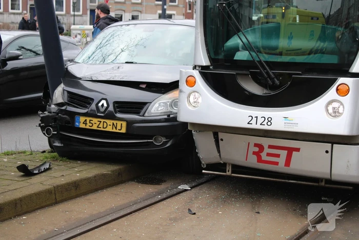 Veel schade bij ongeval tussen tram en auto