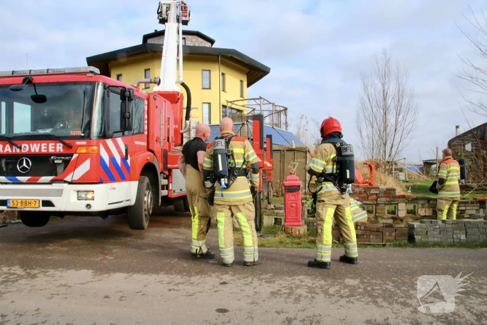 Beginnende dakbrand snel onder controle