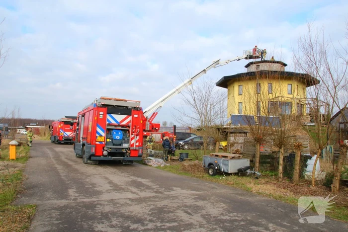 Beginnende dakbrand snel onder controle