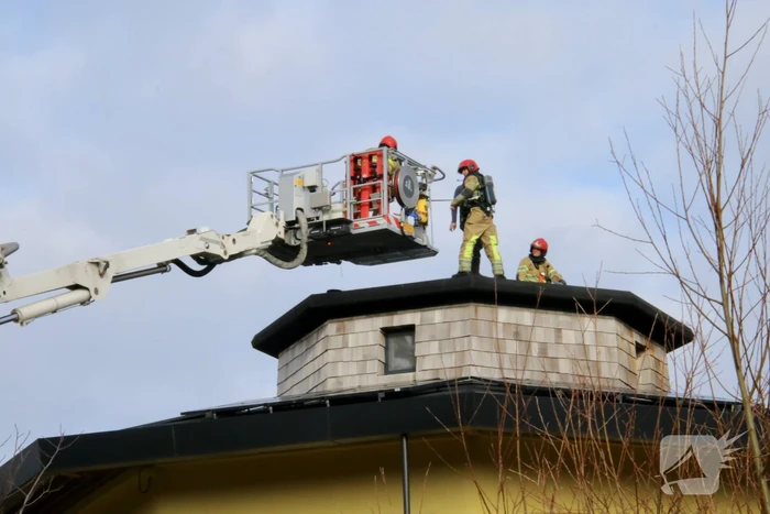 Beginnende dakbrand snel onder controle