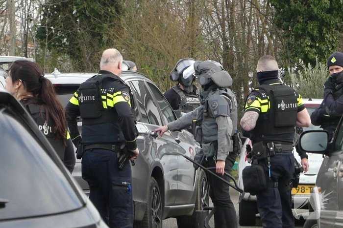 Arrestatieteam valt woonwagenkamp binnen na schietpartij