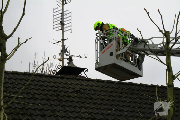 Schoorsteenbrand snel onder controle
