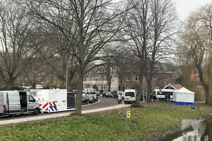 Politieonderzoek na aantreffen overleden persoon in water