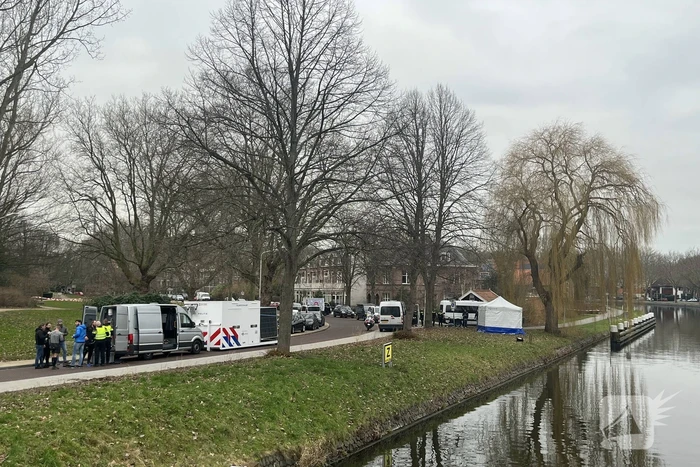 Politieonderzoek na aantreffen overleden persoon in water