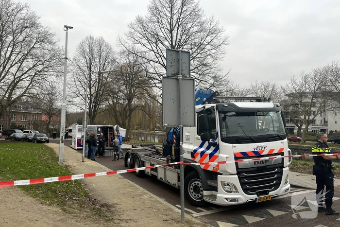 Politieonderzoek na aantreffen overleden persoon in water