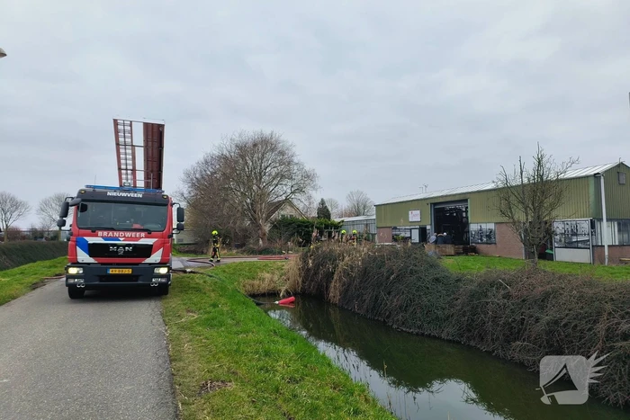 Brandweer voorkomt grote brand in kas