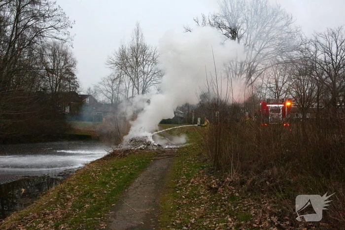 Brand in berg hooi geblust door brandweer