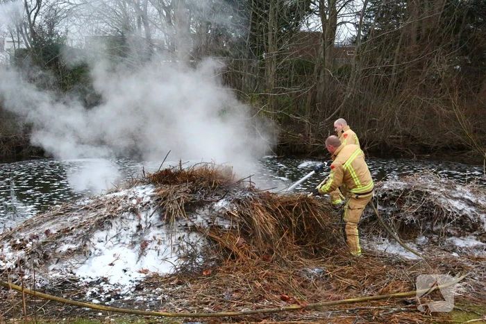 Brand in berg hooi geblust door brandweer