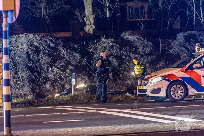 Gevaarlijke verdachte crasht met auto