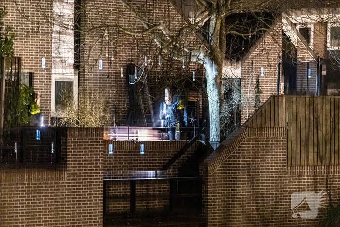 Gevaarlijke verdachte crasht met auto