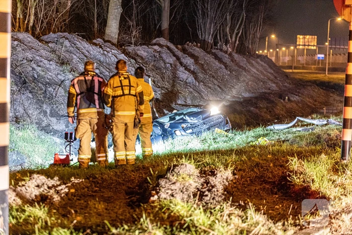 Gevaarlijke verdachte crasht met auto