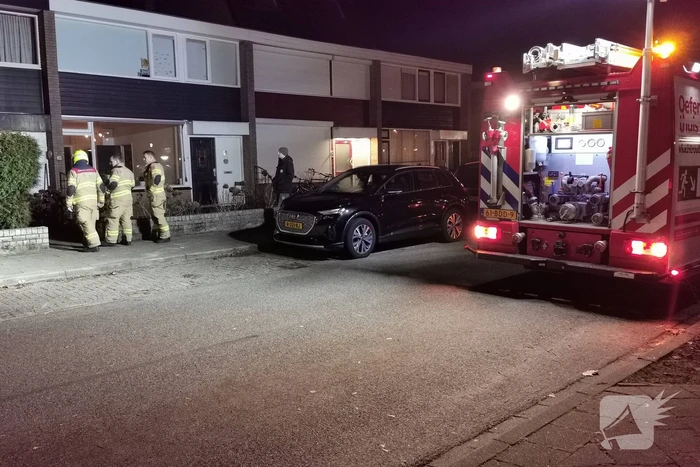 Brandweer verricht metingen naar gaslucht