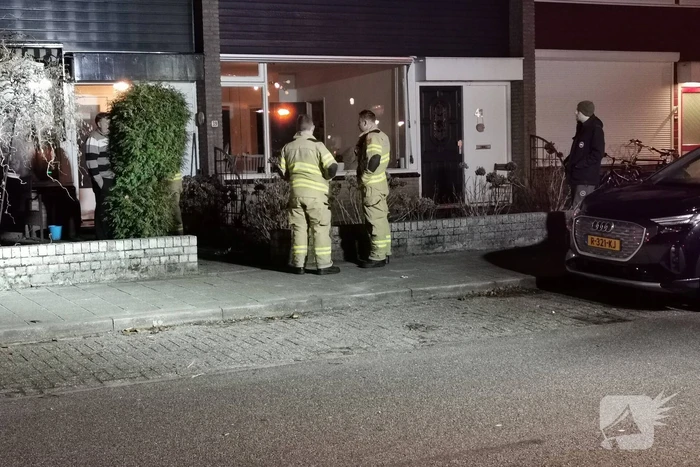 Brandweer verricht metingen naar gaslucht