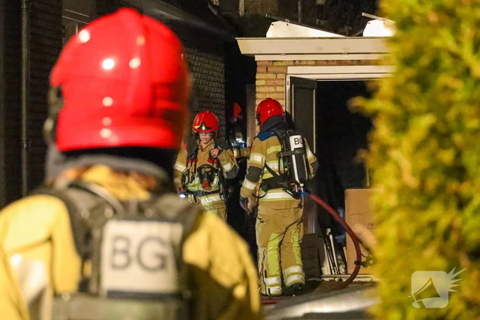 Brand door elektrische fiets in schuur
