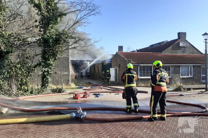 Zeer grote brand leegstaand fabrieksgebouw