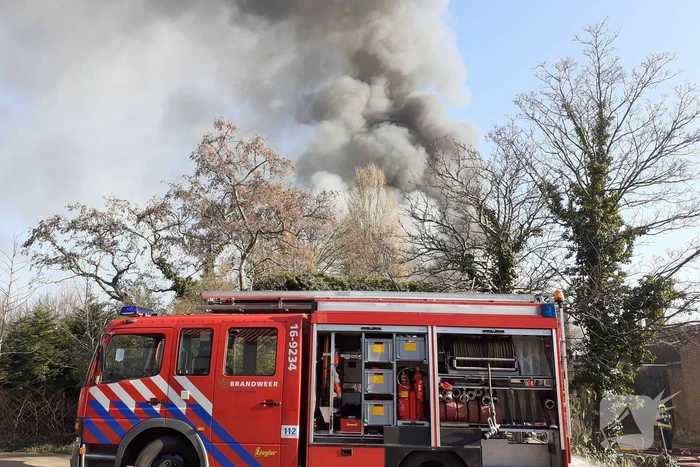 Zeer grote brand leegstaand fabrieksgebouw