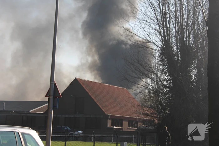 Zeer grote brand leegstaand fabrieksgebouw