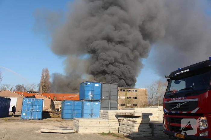 Zeer grote brand leegstaand fabrieksgebouw