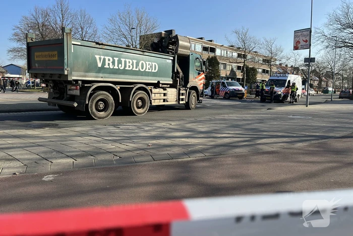 Vrouw ernstig gewond bij aanrijding met vrachtwagen