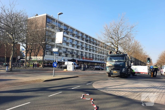 Vrouw ernstig gewond bij aanrijding met vrachtwagen