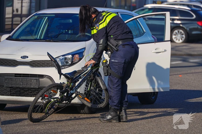 Kind op een fiets aangereden