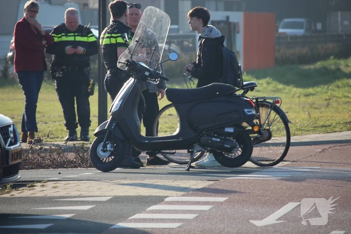 Scooterrijder aangereden door auto