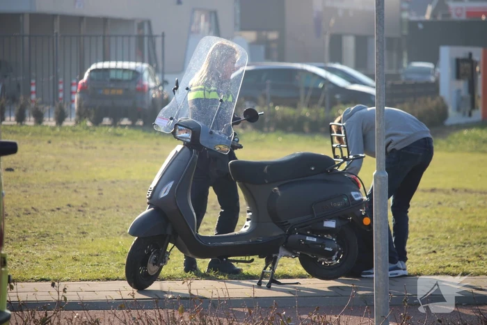 Scooterrijder aangereden door auto