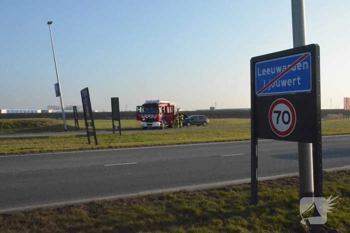 Brandweer controleert personenwagen vanwege mogelijke brand