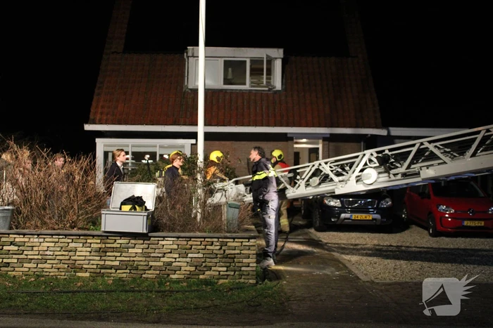 Brand in schoorsteen woning