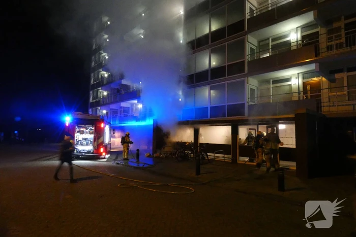 Rook in flat wegens afvalbrand