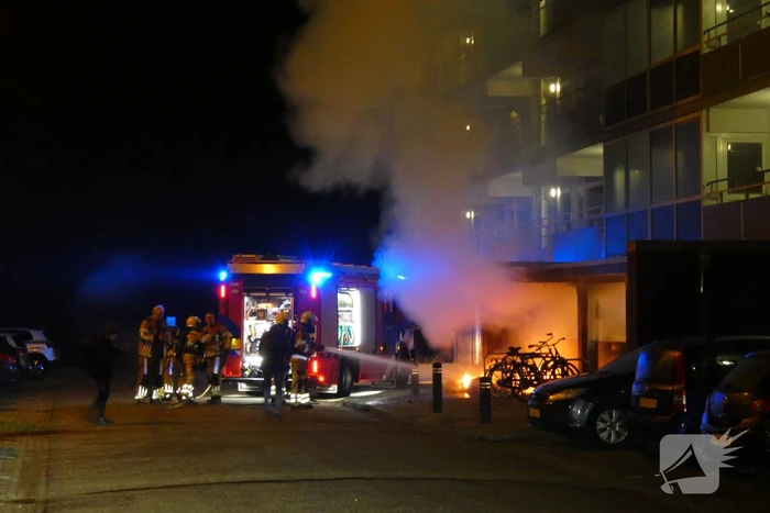 Rook in flat wegens afvalbrand