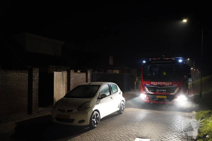 Brandweer doet onderzoek naar gaslucht in woning