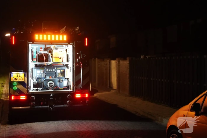 Brandweer doet onderzoek naar gaslucht in woning