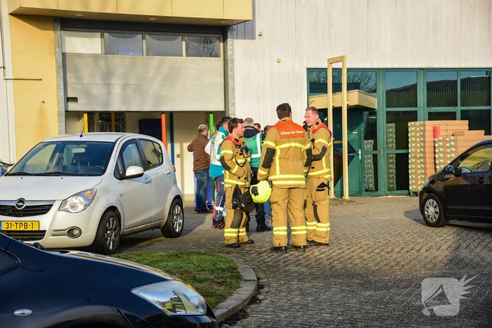 Persoon gewond bij bedienen van een machine