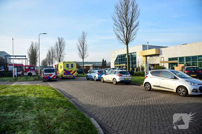 Persoon gewond bij bedienen van een machine