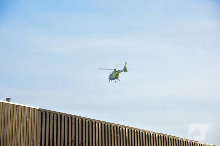 Persoon gewond bij bedienen van een machine