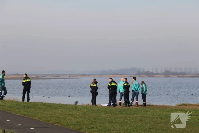 Persoon overleden na val in het water