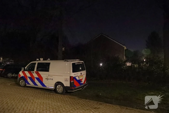 Politie houdt zoekactie naar inbrekers
