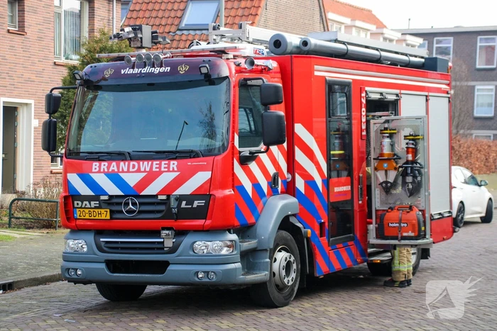 Brandweer doet onderzoek naar gaslucht in woning