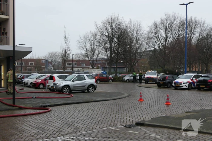 Brand op dak van woontoren