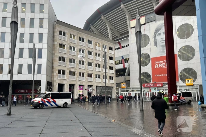 Stadsreiniging druk met rommel van supporters
