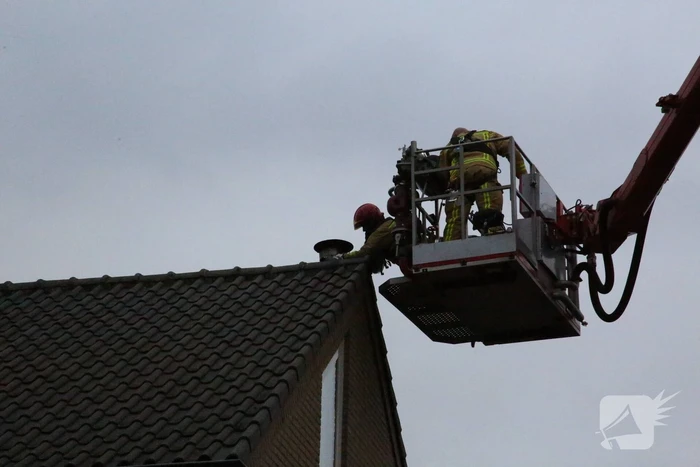 Brand in schoorsteen snel onder controle